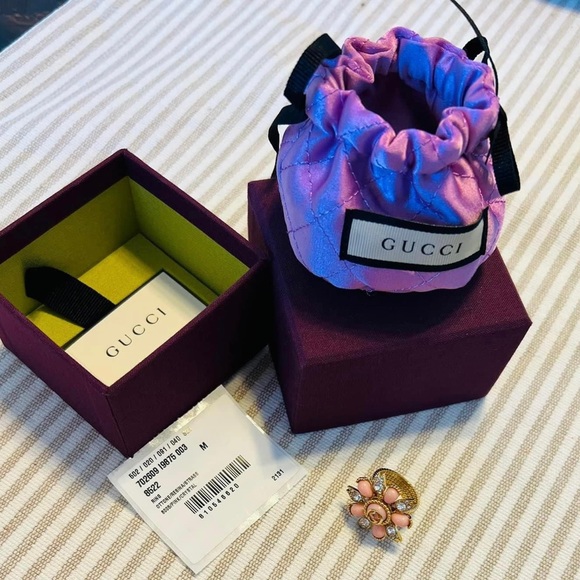 Pink Interlocking G Flower Ring - Picture 4 of 4